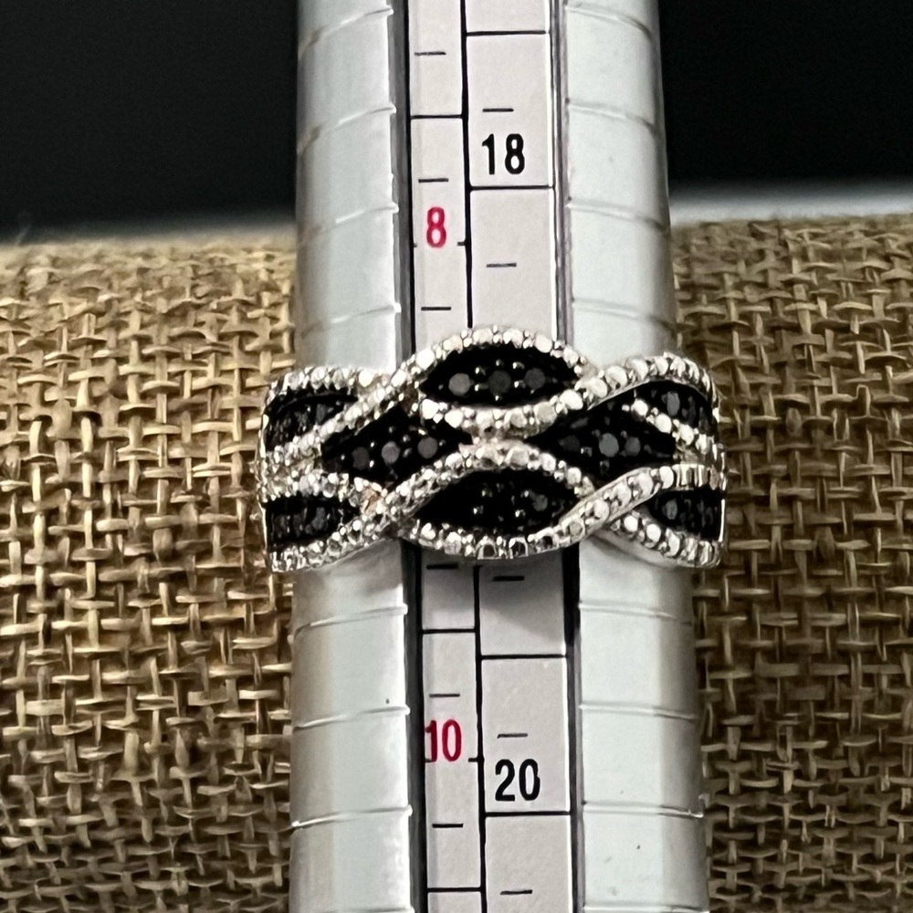 Kay Jeweler Loved Authentic Black Sapphire & Sterling Silver Criss-Cr…